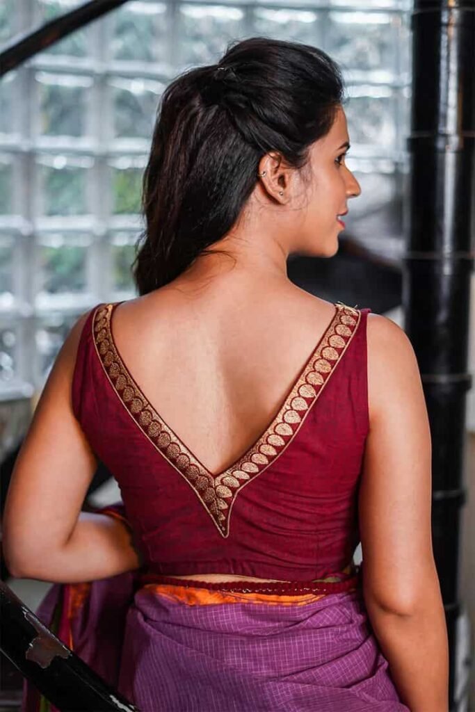 Blouse Back Neck Design with Border