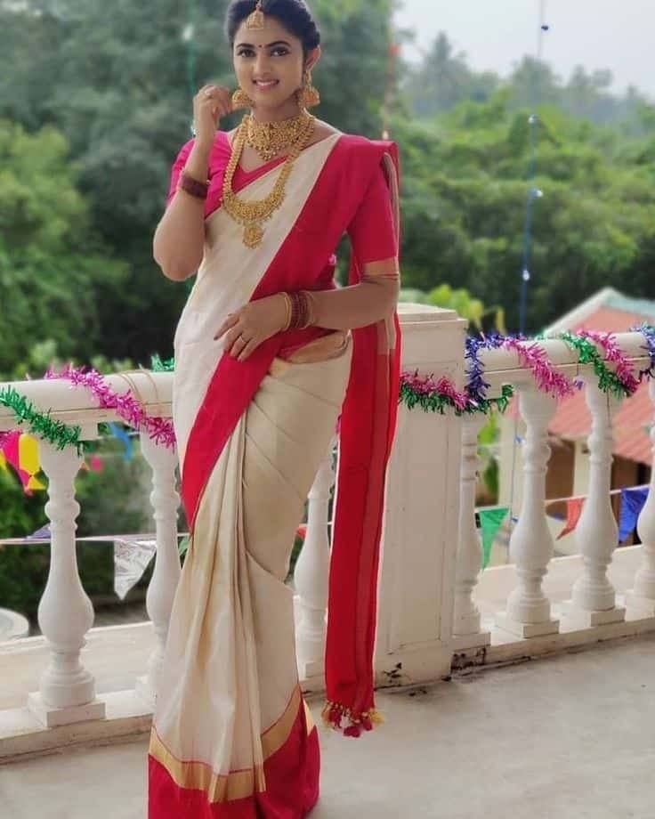 Blouse Colour Combination for Kerala Saree4