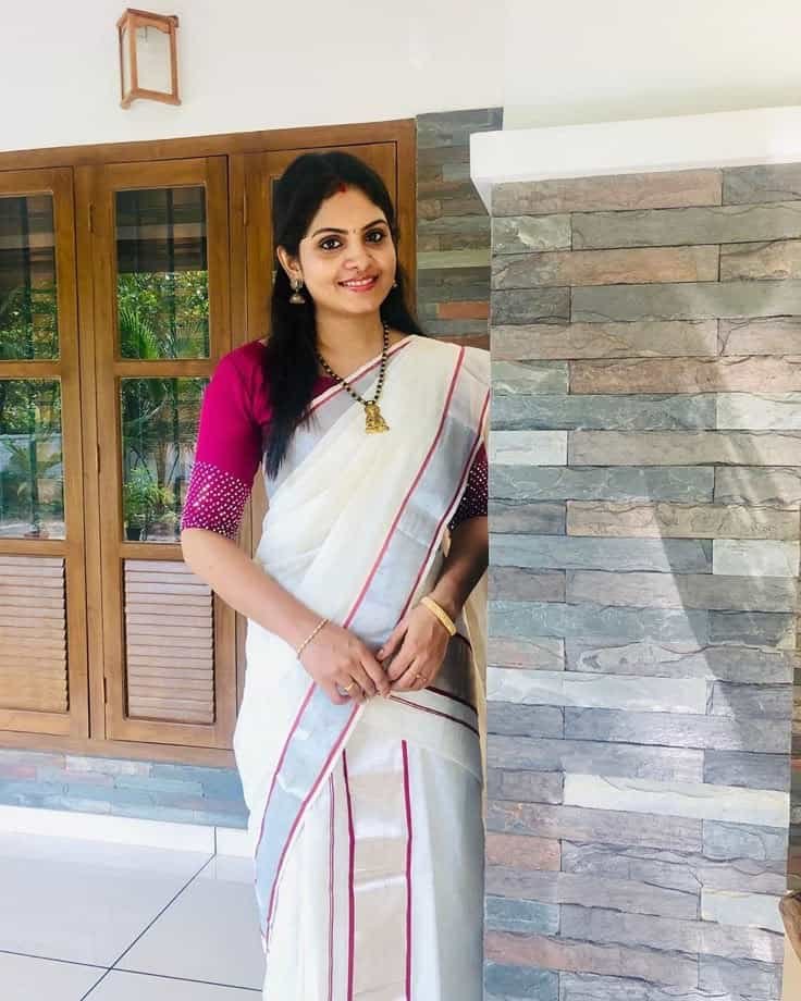 Blouse Colour Combination for Kerala Saree5