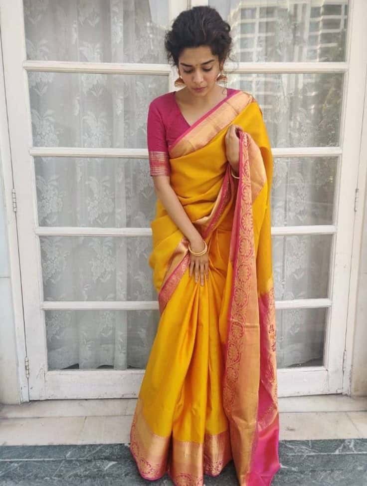 Simple Border Blouse Design