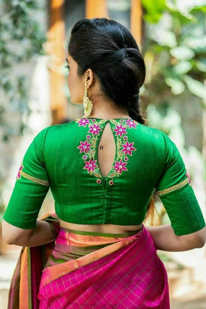 Blouse Back Hook Neck Design