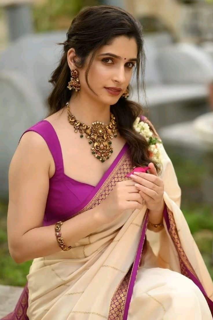 Stylish Sleeveless Blouses Design