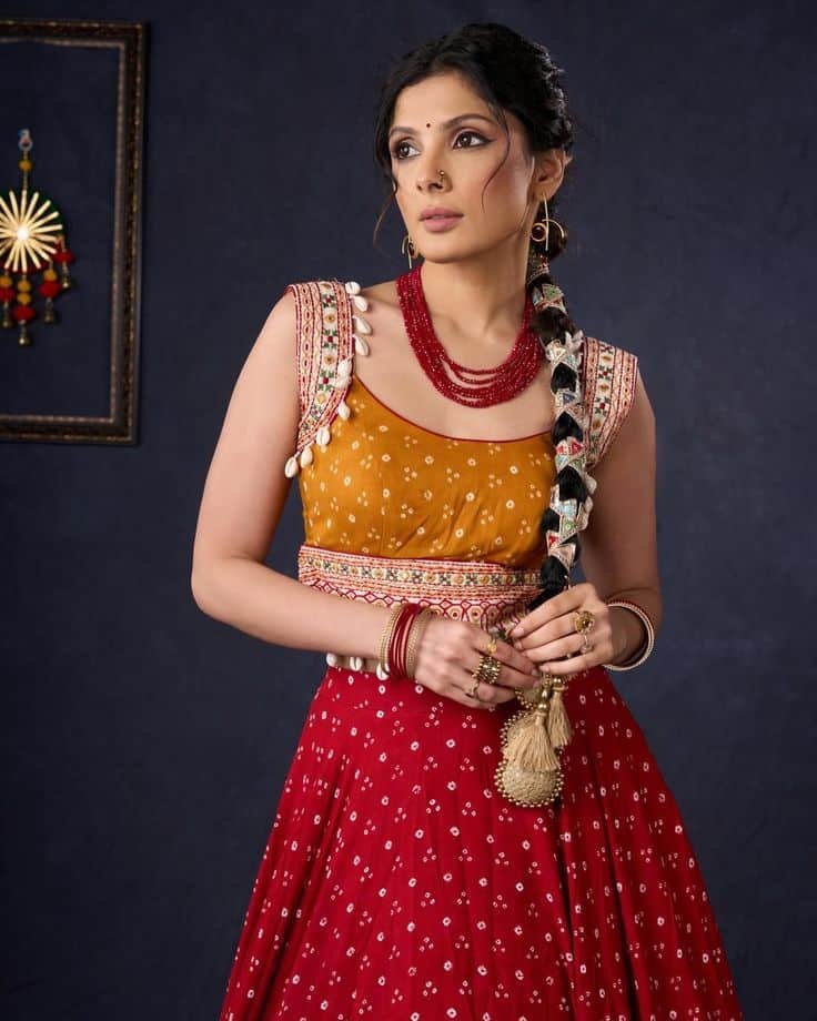 Bandhani Navratri blouse designs