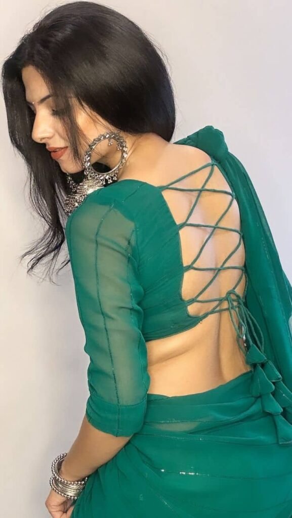 Backless Blouse with Dori