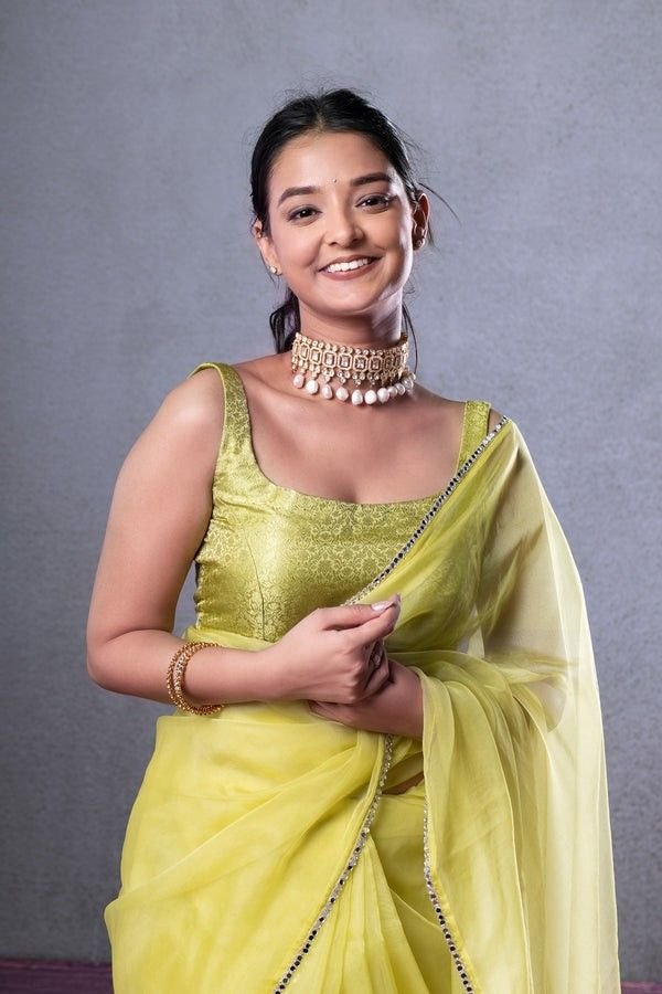 Sleeveless Plain Blouse Design