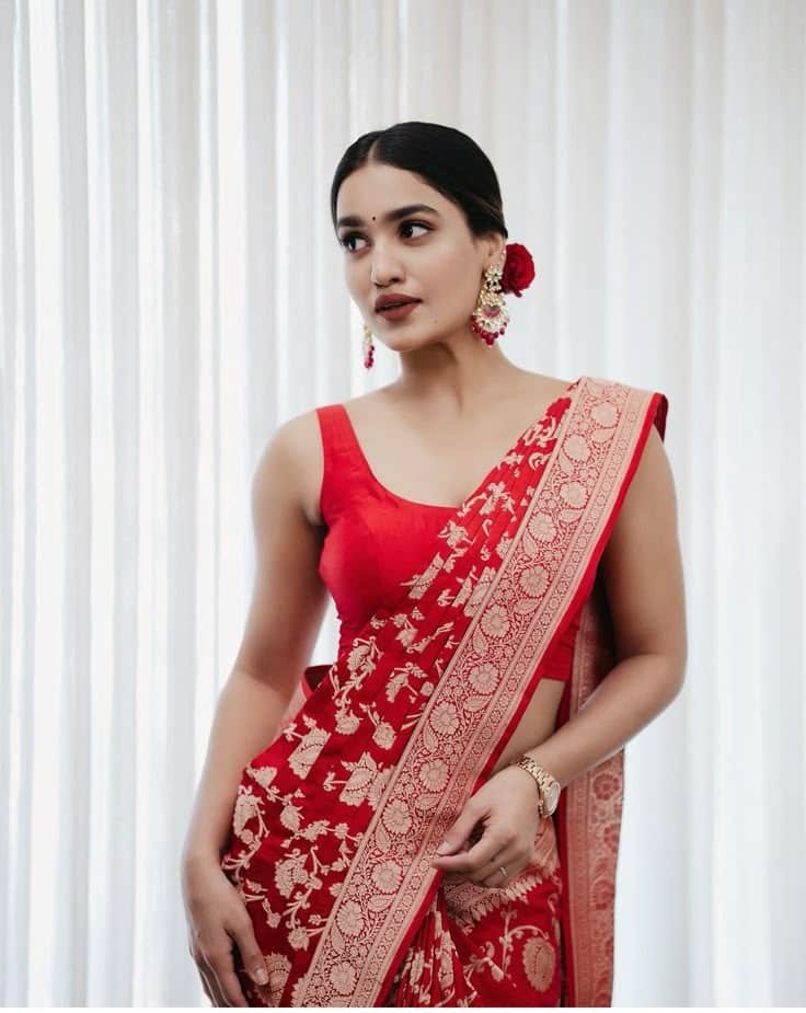 Sleeveless Blouse Modern Banarasi Saree Blouse Design