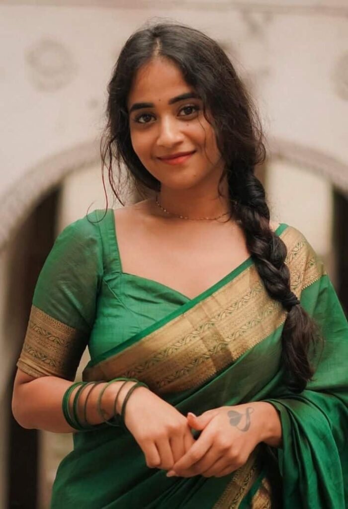 Simple Front Blouse Designs for Daily Wear