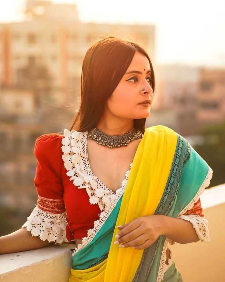 Stylish Bell Sleeve Blouse Design for Saree