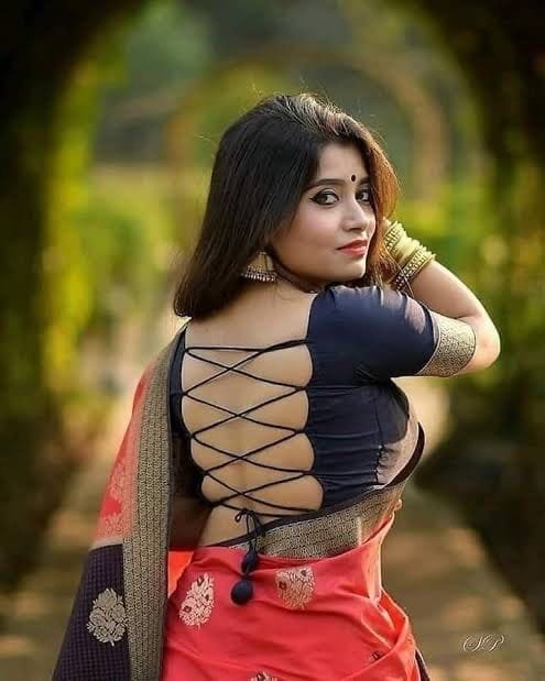 Round Back Blouse Design with Dori